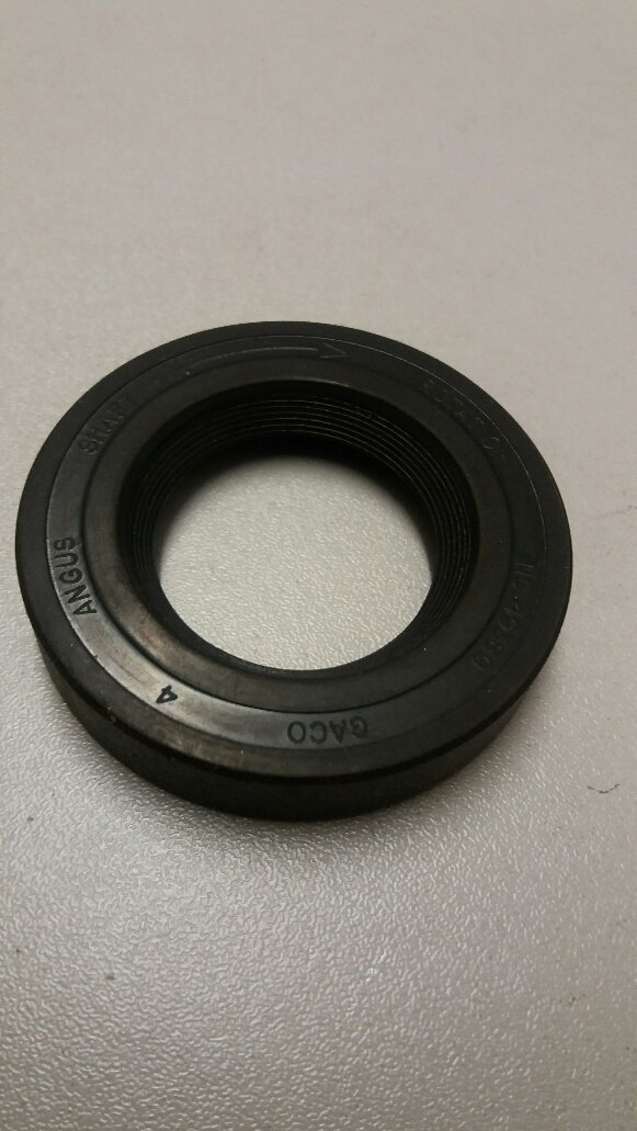 Austin Princess clutch shaft oil seal
