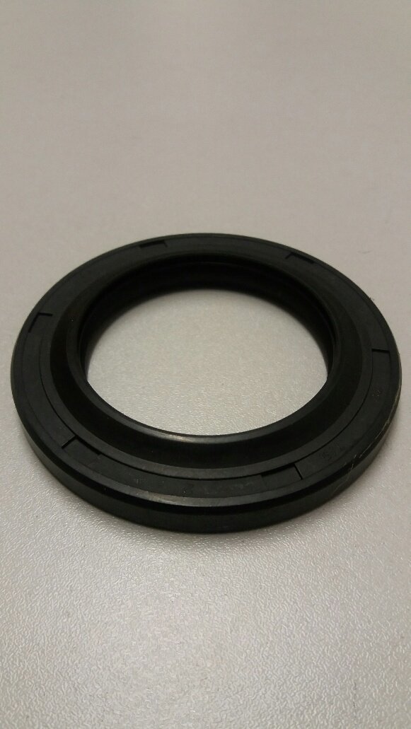VW Transporter rear hub oil seal